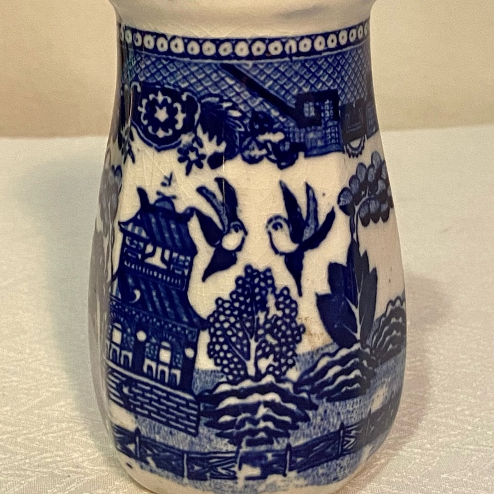Vinatge Blue Willow muffineer or sugar shaker.for your holiday table